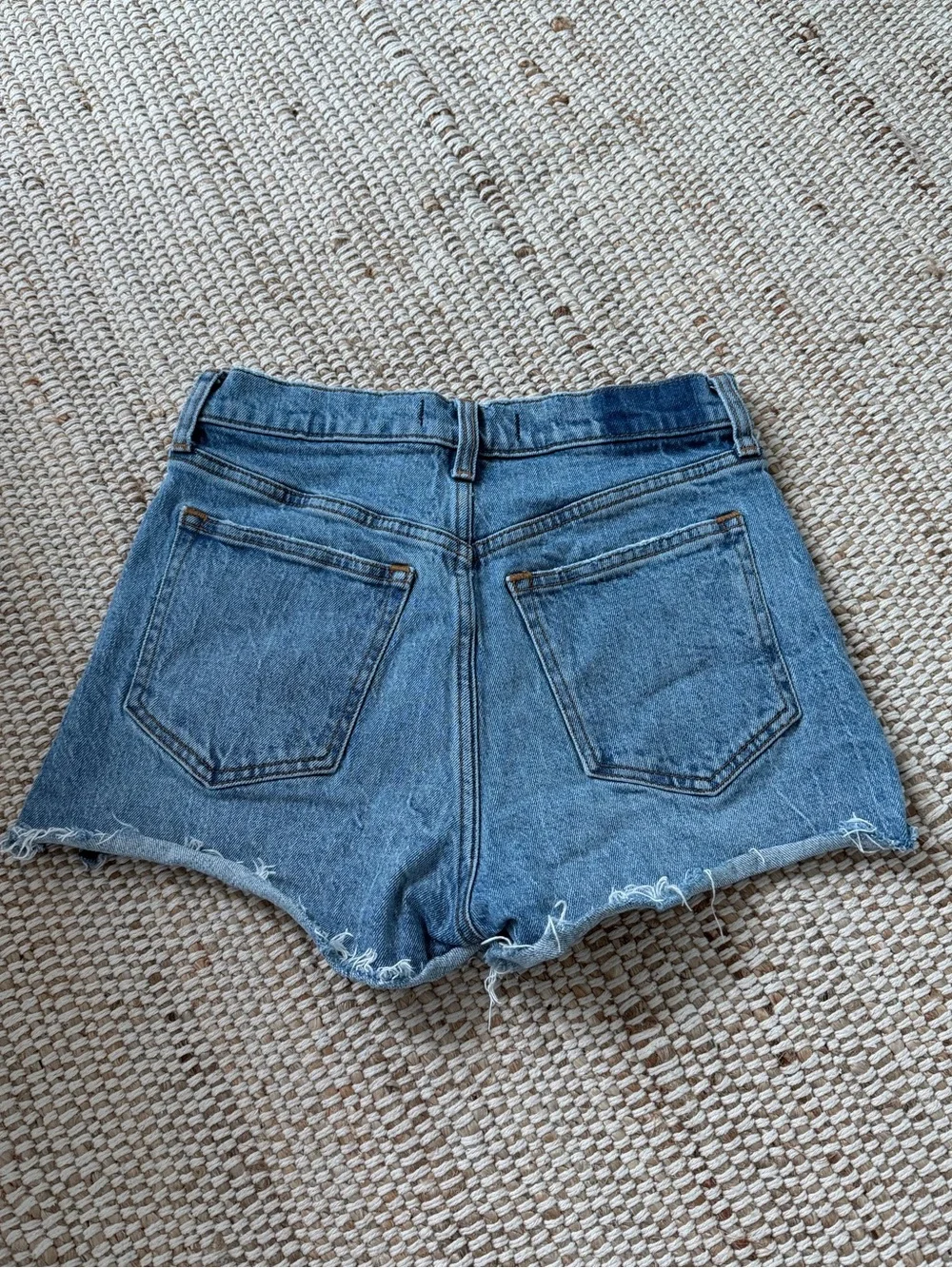 Abercrombie & Fitch The Mom Denim Short High Rise Size 25 / 0